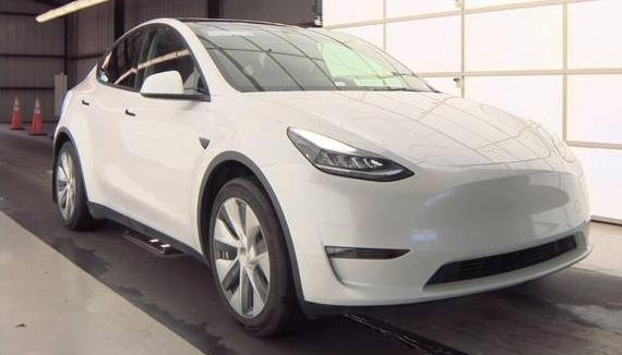 TESLA MODEL Y 2021 5YJYGDEDXMF133440 image